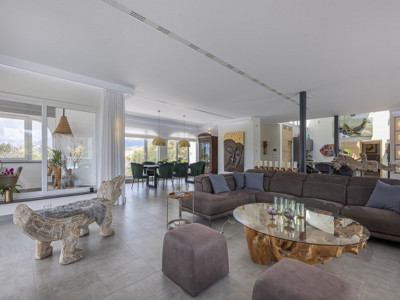 Villa for sale in Elviria, Marbella East