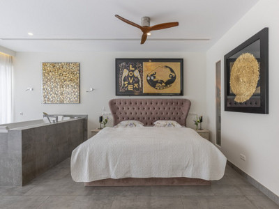 Villa for sale in Elviria, Marbella East