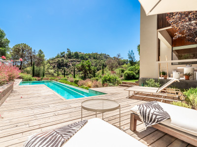 Villa for sale in El Madroñal, Benahavis