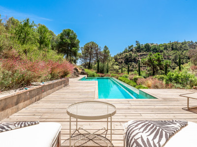 Villa for sale in El Madroñal, Benahavis
