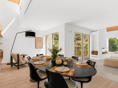 Villa for sale in El Madroñal, Benahavis