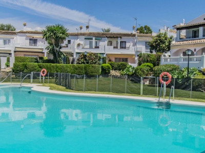 Town House for sale in Atalaya, Estepona