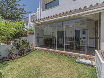 Town House for sale in Las Chapas, Marbella East