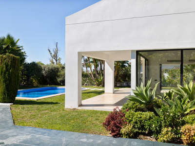 Villa for sale in Linda Vista Baja, San Pedro de Alcantara