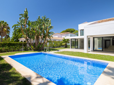 Villa for sale in Linda Vista Baja, San Pedro de Alcantara