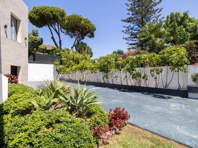 Villa for sale in Linda Vista Baja, San Pedro de Alcantara