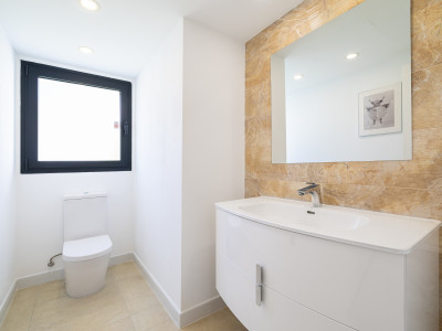 Villa for sale in Linda Vista Baja, San Pedro de Alcantara
