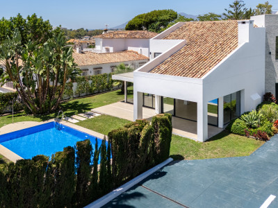 Villa for sale in Linda Vista Baja, San Pedro de Alcantara