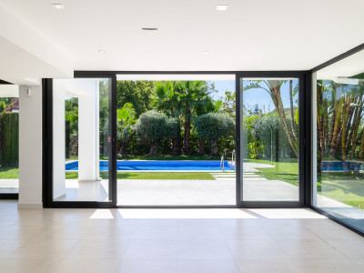 Villa for sale in Linda Vista Baja, San Pedro de Alcantara