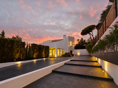 Villa for sale in Linda Vista Baja, San Pedro de Alcantara