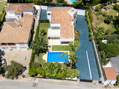 Villa for sale in Linda Vista Baja, San Pedro de Alcantara