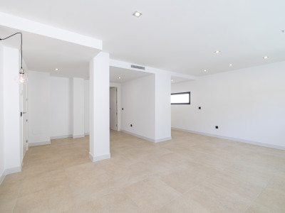 Villa for sale in Linda Vista Baja, San Pedro de Alcantara