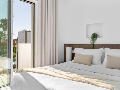 Town House for sale in Nueva Andalucia