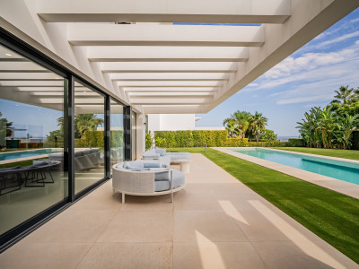 Villa for sale in Los Flamingos, Benahavis