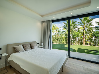 Villa for sale in Los Flamingos, Benahavis