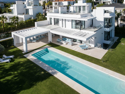Villa for sale in Los Flamingos, Benahavis