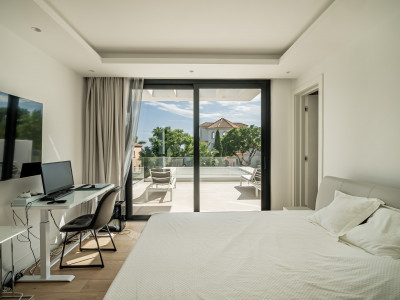 Villa for sale in Los Flamingos, Benahavis