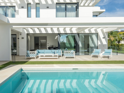 Villa for sale in Los Flamingos, Benahavis