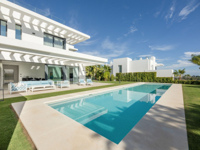 Villa for sale in Los Flamingos, Benahavis