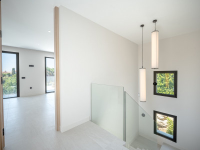 Villa for sale in Estepona