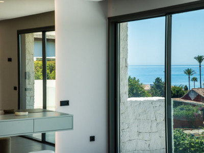 Villa for sale in Estepona