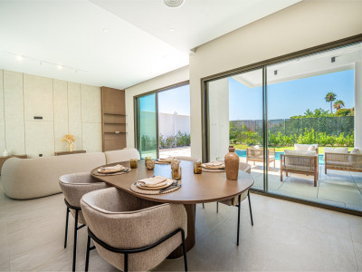 Villa for sale in Estepona