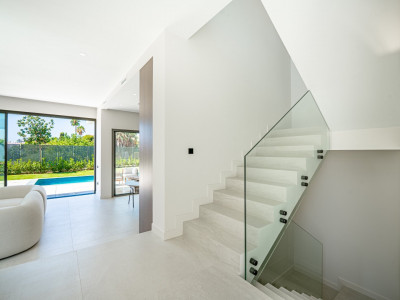 Villa for sale in Estepona