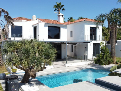 Villa for sale in Los Naranjos Golf, Nueva Andalucia