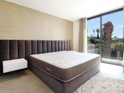 Villa for sale in Los Naranjos Golf, Nueva Andalucia