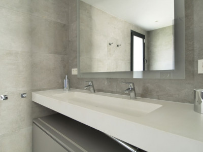 Villa for sale in Los Naranjos Golf, Nueva Andalucia