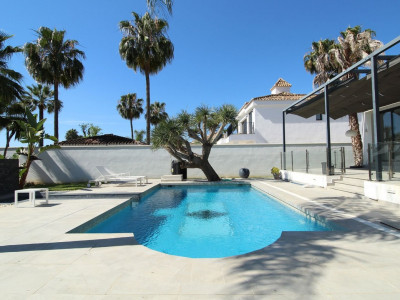 Villa for sale in Los Naranjos Golf, Nueva Andalucia
