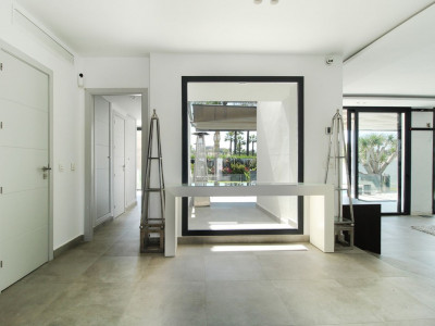 Villa for sale in Los Naranjos Golf, Nueva Andalucia