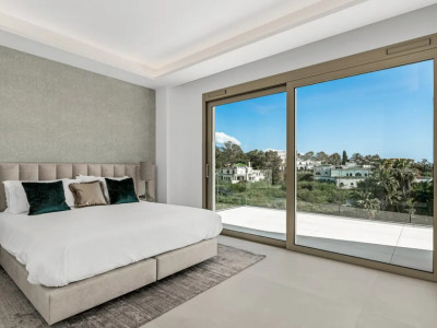 Duplex Penthouse for sale in Benalús, Marbella Golden Mile