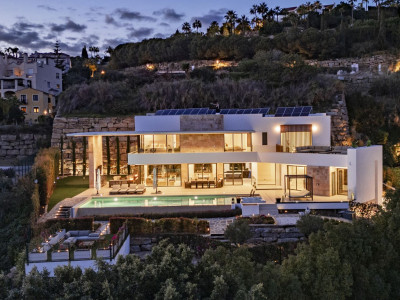 Вилла в продаже в Puerto del Almendro, Бенахавис