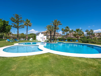 Apartamento en venta en Las Brisas, Nueva Andalucia