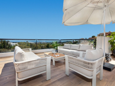 Ático en venta en Aloha Lake Village, Nueva Andalucia