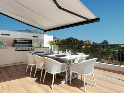 Ático en venta en Aloha Lake Village, Nueva Andalucia