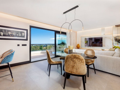 Ático en venta en Aloha Lake Village, Nueva Andalucia