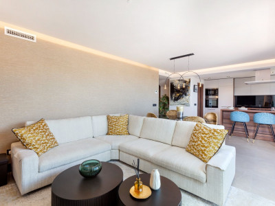 Ático en venta en Aloha Lake Village, Nueva Andalucia