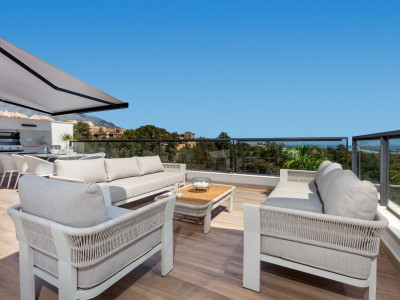 Ático en venta en Aloha Lake Village, Nueva Andalucia