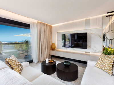 Ático en venta en Aloha Lake Village, Nueva Andalucia