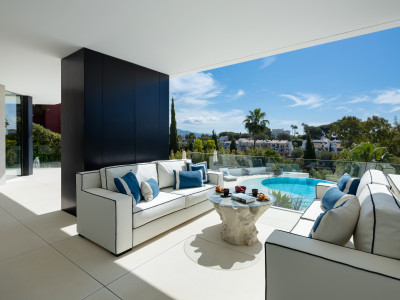 Villa en venta en El Herrojo, Benahavis