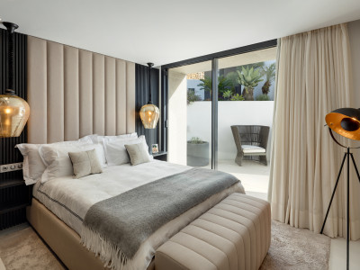 Villa en venta en El Herrojo, Benahavis