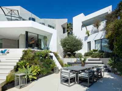 Villa en venta en El Herrojo, Benahavis