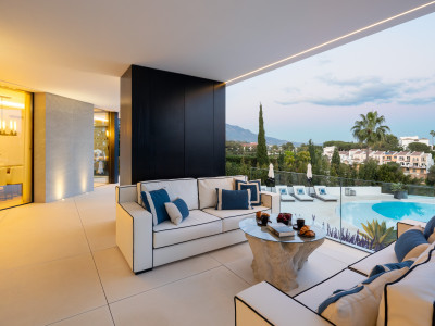 Villa en venta en El Herrojo, Benahavis