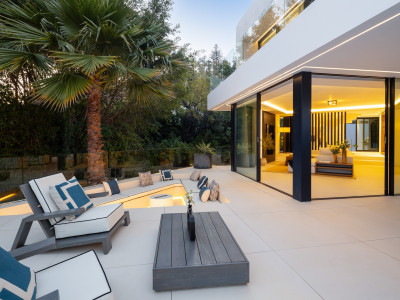 Villa en venta en El Herrojo, Benahavis