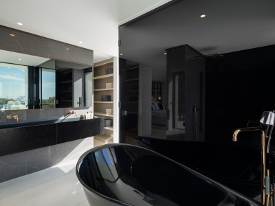 Villa en venta en El Herrojo, Benahavis