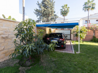 Villa zum Verkauf in Las Petunias, San Pedro de Alcantara