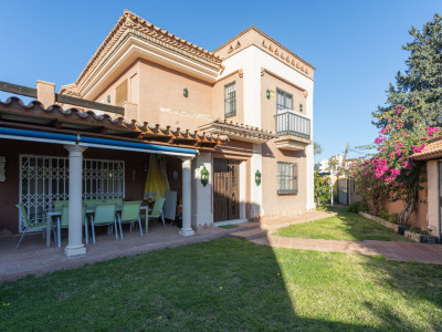Villa zum Verkauf in Las Petunias, San Pedro de Alcantara