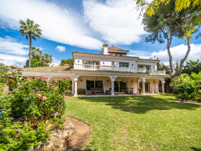 Villa for sale in Paraiso Barronal, Estepona